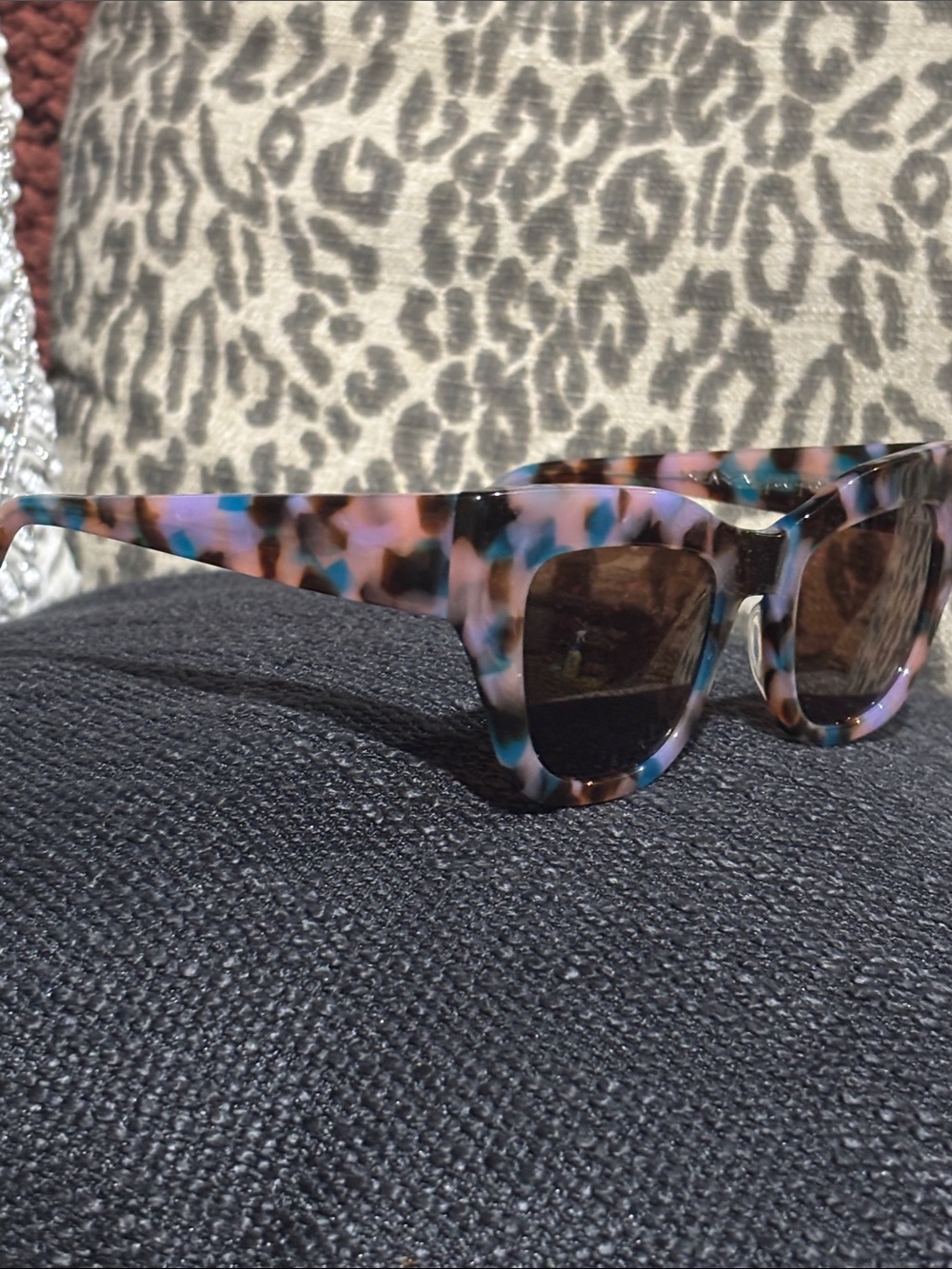 I-SEA X Free People Decker sunnies in unicorn multicolored cat eye frame - Picture 3 of 11